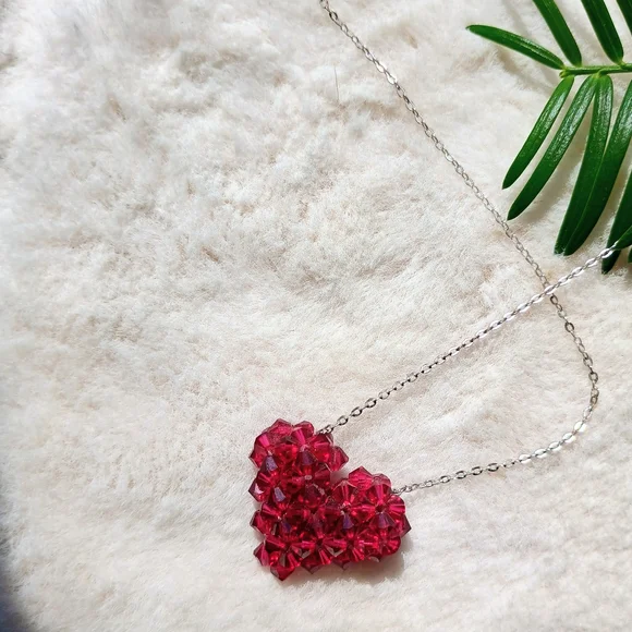 Gorgeous Swarovski Crystal Heart Pendant On Dainty 925 Sterling Silver Chain - Picture 6 of 11